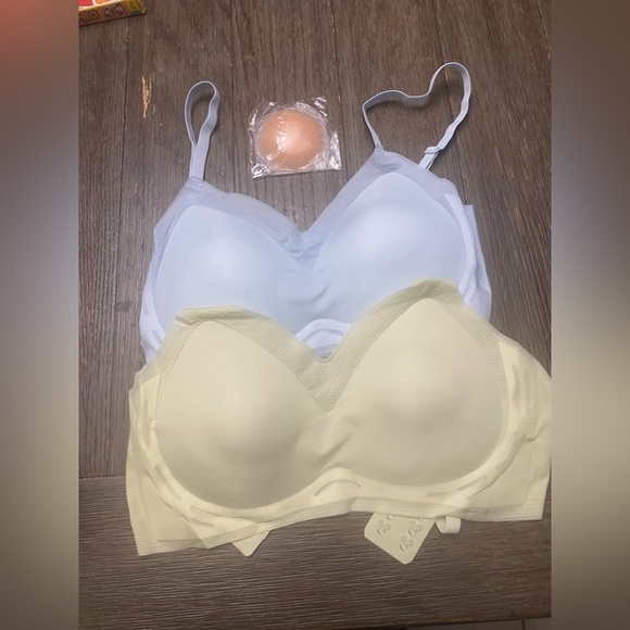 Set of 2 Bras Yellow and Blue with Free Nipple Covers Size: 165/90(XL) - Picture 1 of 4